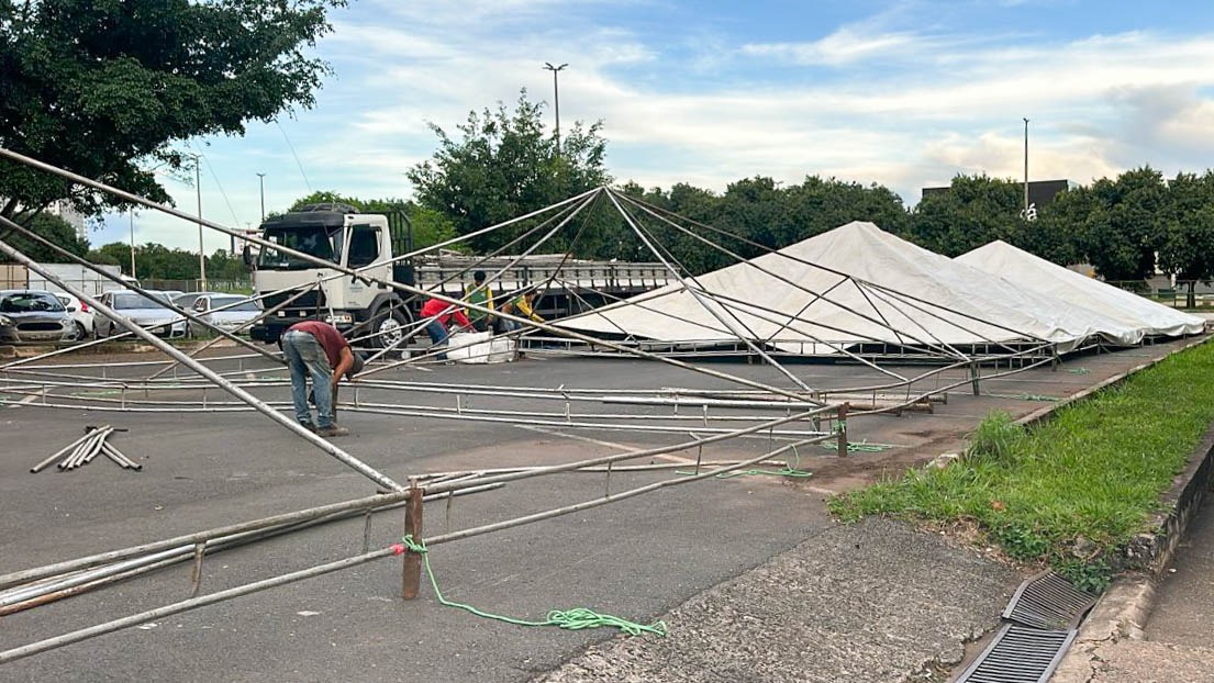 MONTAGEM INICIADA | Novas tendas de acolhimento a pacientes com dengue devem entrar em funcionamento nos próximos dias