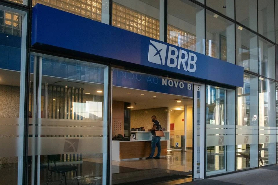 CONCURSO BRB | Banco divulga edital na terça (10) de novo certame com 100 vagas para analista de TI e salário de mais de R$ 10 mil