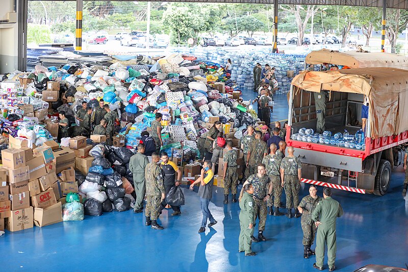 Corrente de solidariedade para ajudar vítimas das enchentes no RS mobiliza sociedade civil e autoridades do DF