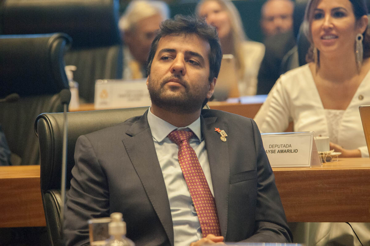 Distrital jogando para a plateia