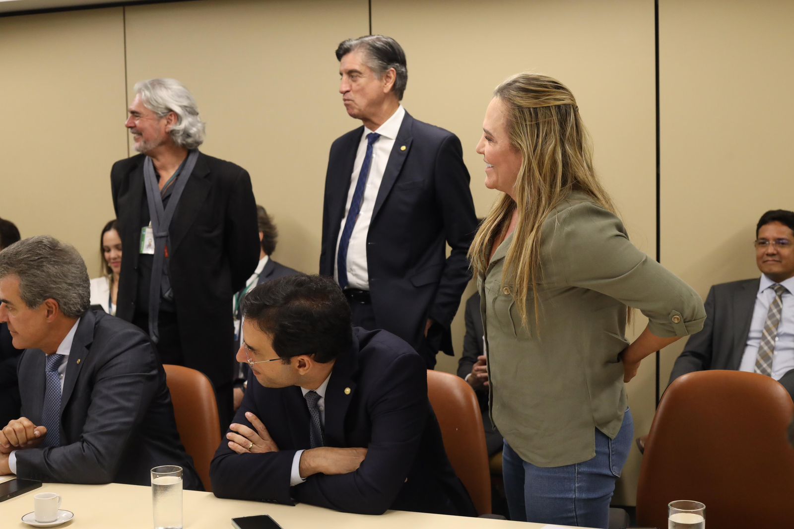 Celina mostra força no Congresso