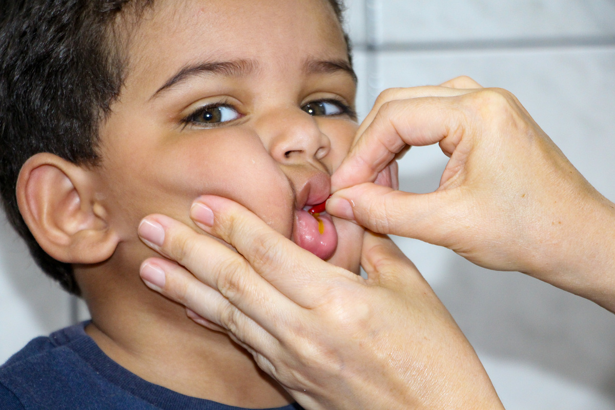 OFERTA DE VITAMINA A | GDF disponibiliza doses do polivitamínico nas unidades de saúde da rede pública