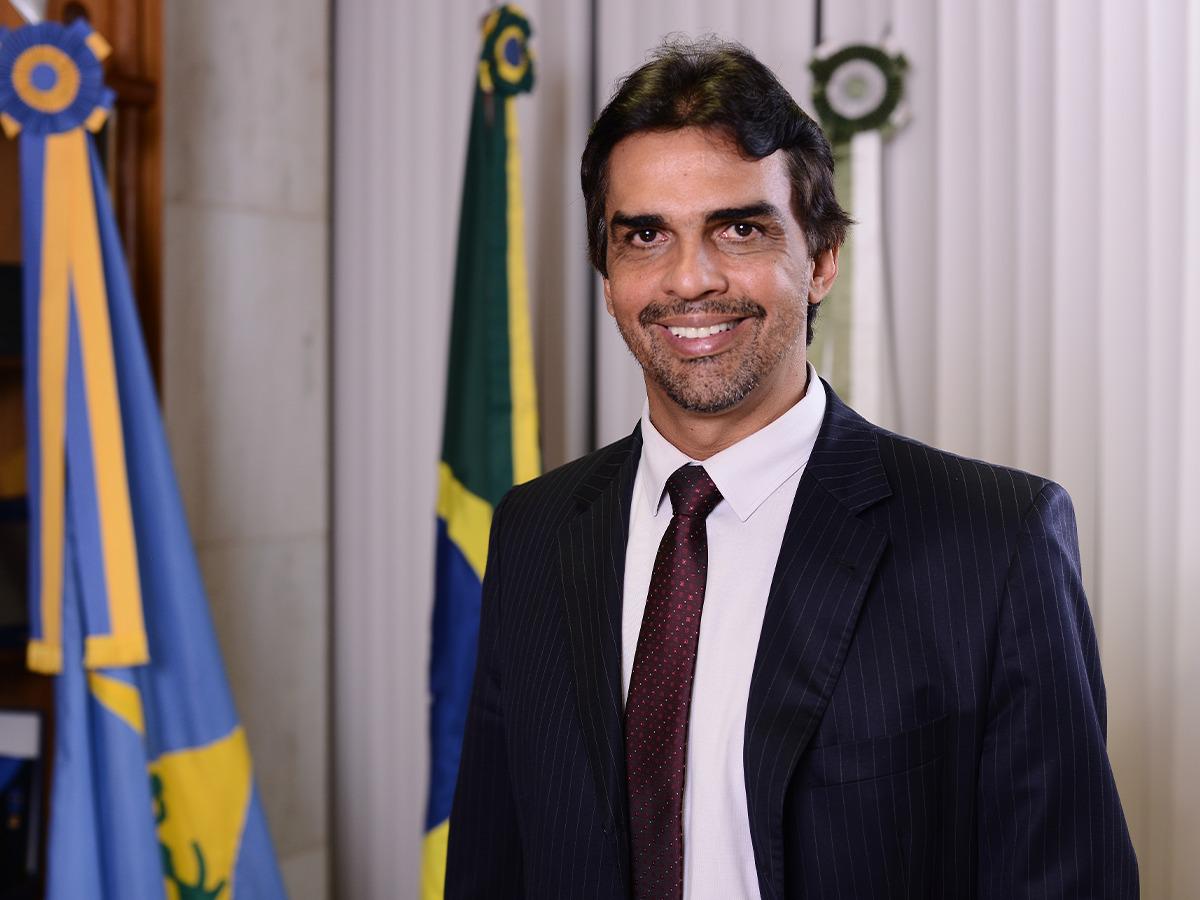 Paulo Tadeu também não sai