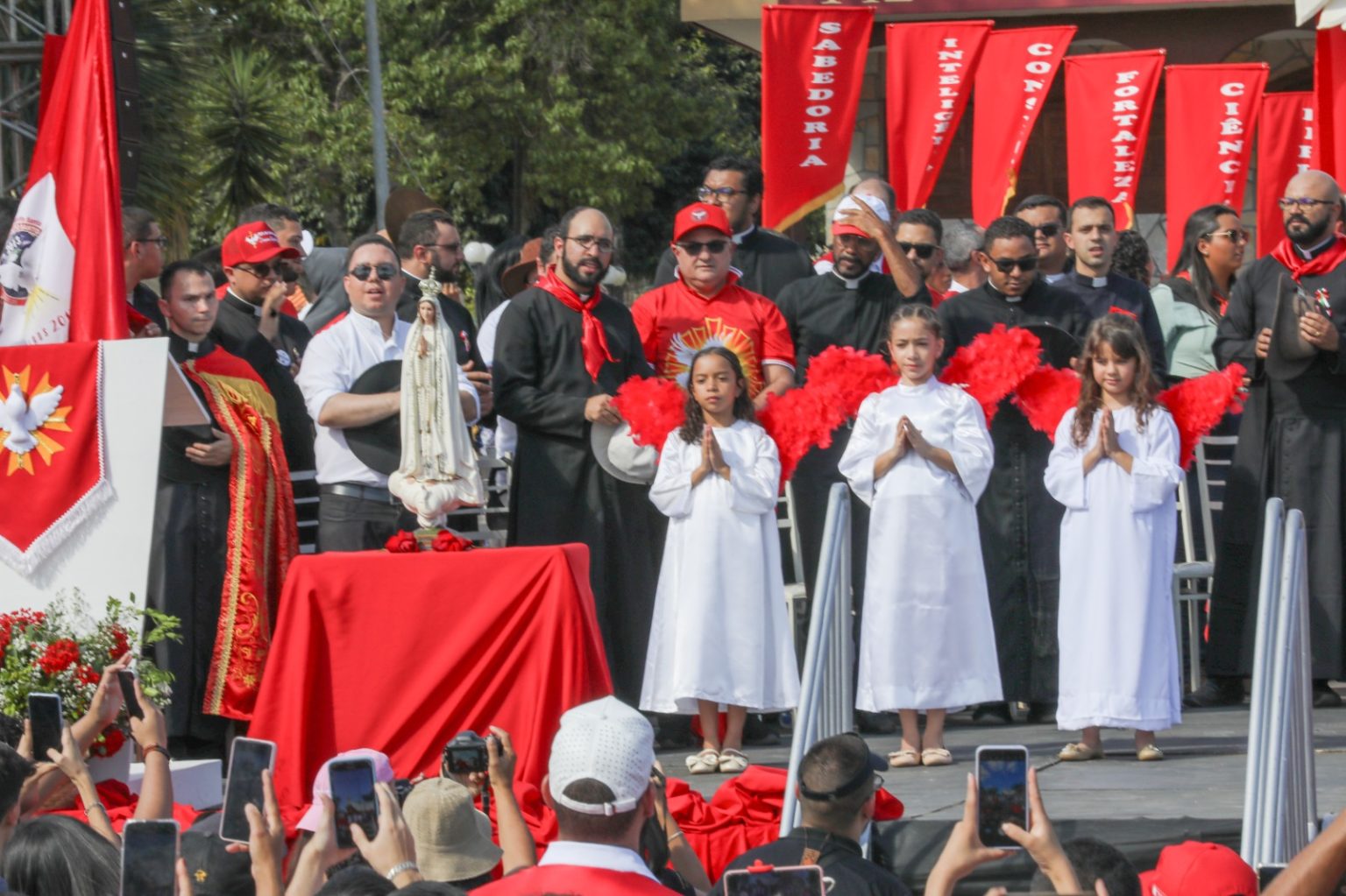 FESTA DO DIVINO | Milhares de fieis comparecem ao evento em Planaltina