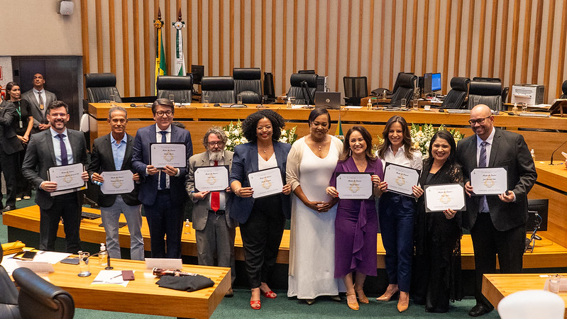 Doutora Jane homenageia jornalistas em sessão do Dia da Imprensa