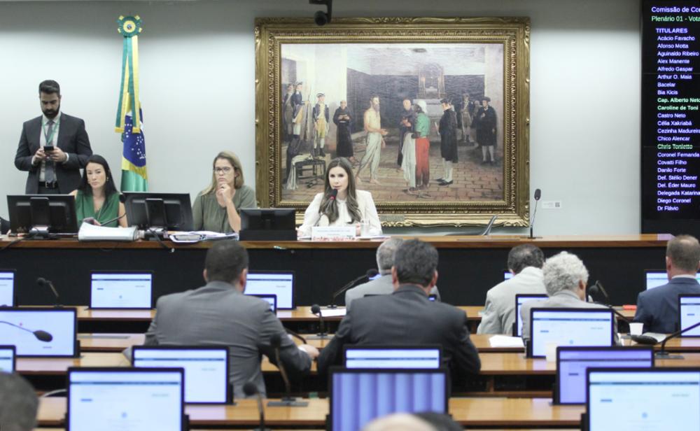 PEC DAS DROGAS | CCJ da Câmara analisa proposta que criminaliza o porte de qualquer quantidade de entorpecente