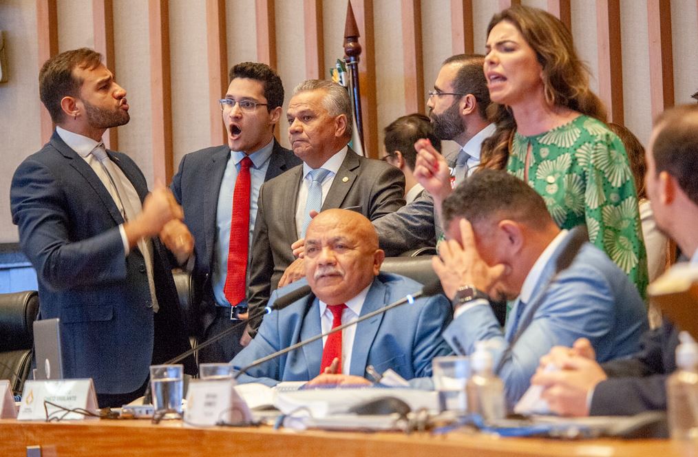 CPI da saúde na CLDF vai servir mais de palanque para a oposição atacar Ibaneis e Celina do que investigar alguma coisa e ajudar a população