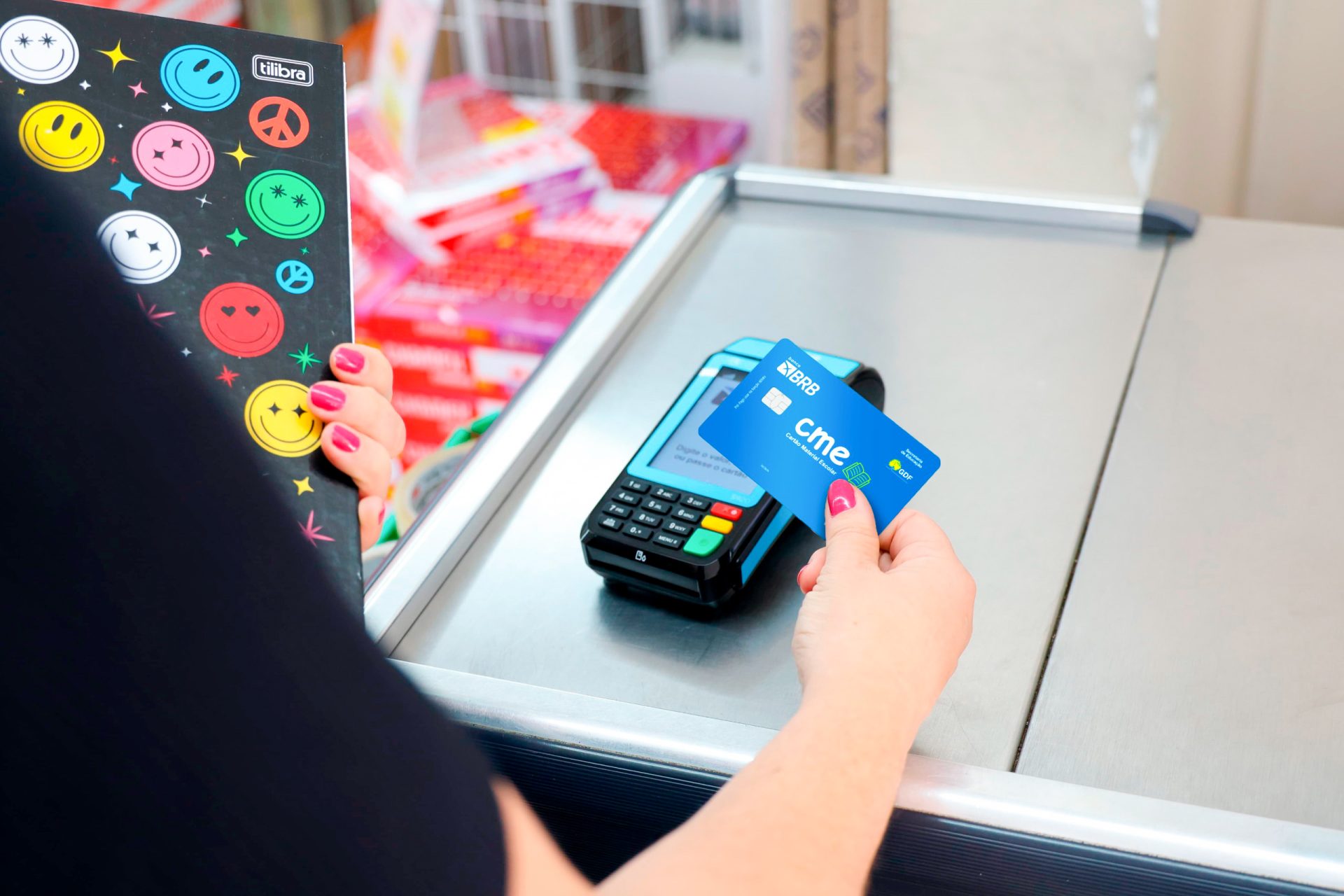 CARTÃO MATERIAL ESCOLAR | Programa bate recorde de atendimento aos estudantes beneficiados