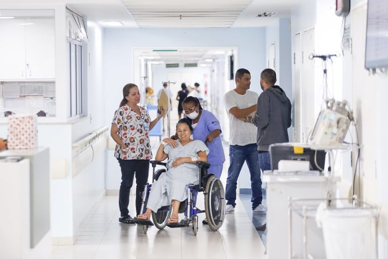 REFORÇO NO ATENDIMENTO | GDF vai nomear mais 100 enfermeiros e 200 técnicos de enfermagem