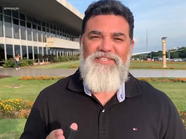 ALIADO E VILÃO AO MESMO TEMPO | Jorge Vianna usa profissionais da enfermagem para favorecer seus interesses pessoais