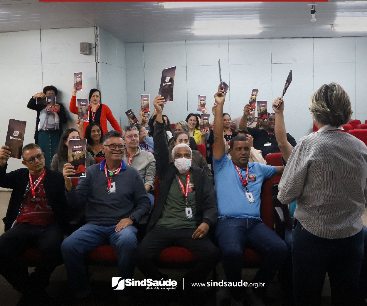 Servidores do Hospital de Sobradinho participam de assembleia do SindSaúde-DF