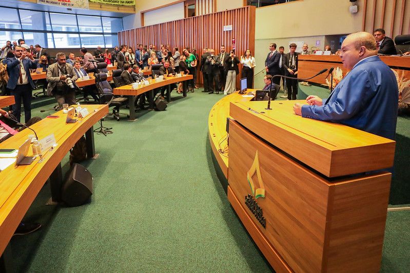 Relação fora do padrão