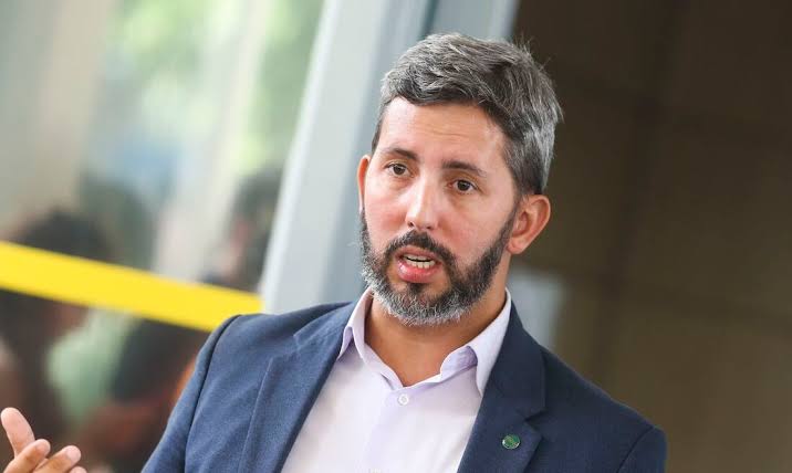 Leandro Grass continua um zero à esquerda 