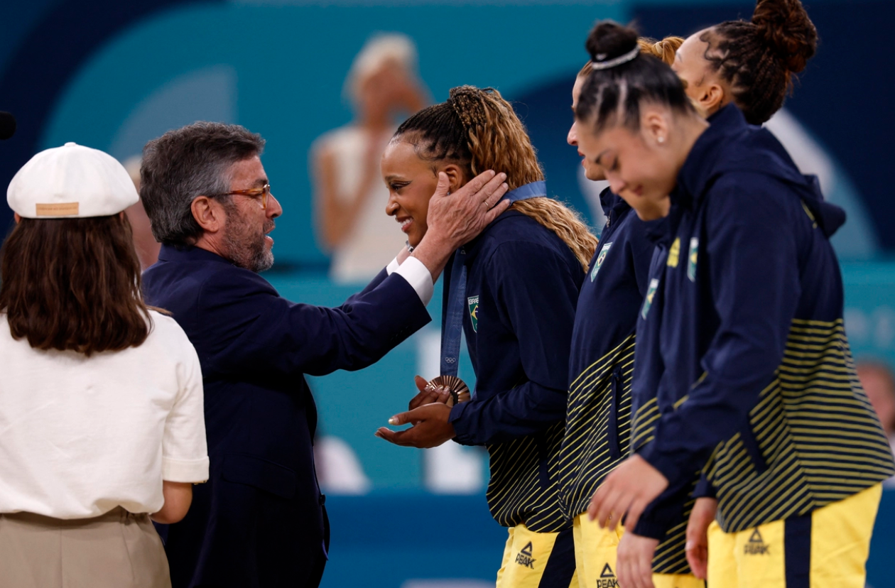 PARIS 2024 | Equipe de ginástica artística conquista bronze inédito com salto de Rebeca Andrade