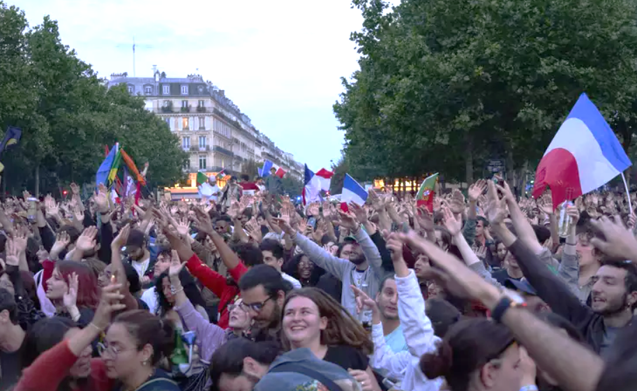 REVIRAVOLTA NA FRANÇA | Com ajuda do centro, esquerda freia ascensão da direita ao vencer as eleições