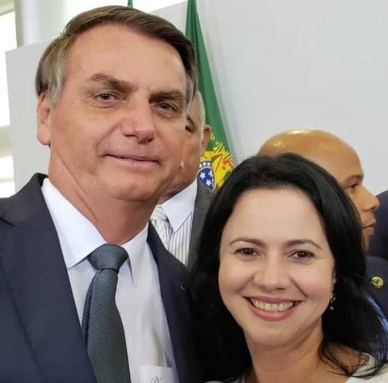 ELEIÇÕES NO ENTORNO | Maria Yvelônia é a verdadeira candidata de Jair Bolsonaro e Michelle na disputa pela prefeitura de Valparaíso de Goiás