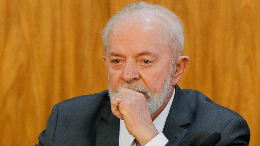 DATAFOLHA | Pesquisa aponta que 35% da população aprova o governo Lula e 33% reprova a gestão do petista