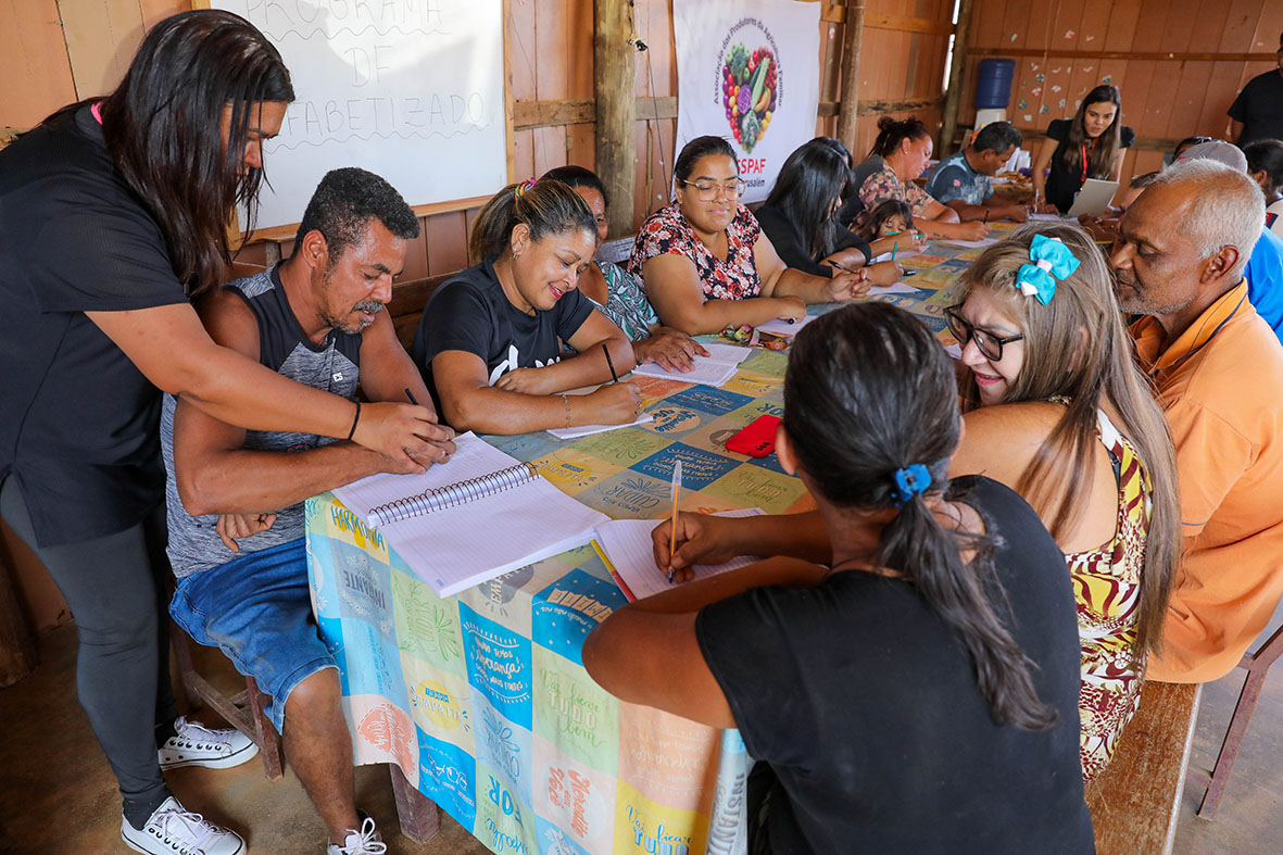 ERRADICAÇÃO DO ANALFABETISMO | Programa do GDF leva educadores para regiões remotas da capital federal