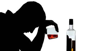 ALCOOLISMO | Rede pública de saúde do DF oferece tratamento para dependentes