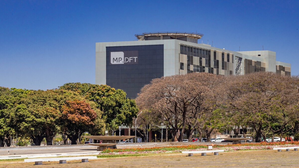 MUDANÇA NO TRÂNSITO | Via ao lado do estacionamento do MPDFT será interditada a partir de quinta-feira (19)