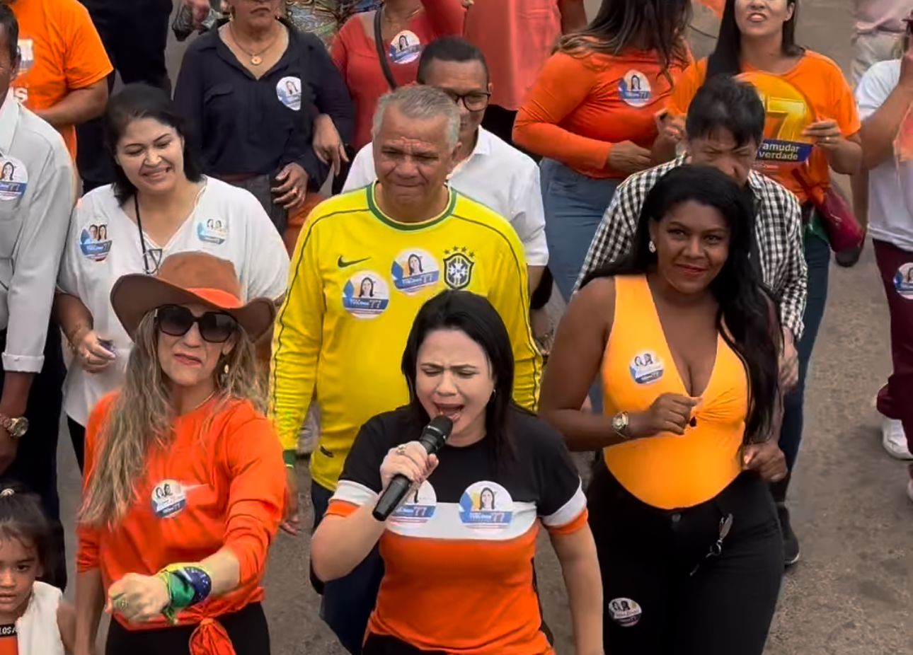 VALPARAÍSO DE GOIÁS | Apoiadores de Marcus Vinícius ficam sem reação ao ver caminhada promovida por Maria Yvelônia na avenida principal do Céu Azul