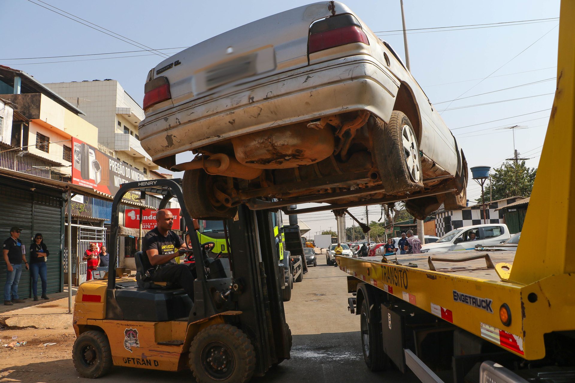 FISCALIZAÇÃO INTENSIFICADA | Equipes de órgãos do GDF ampliam vistorias de descarte irregular de lixo e entulho durante o período das chuvas