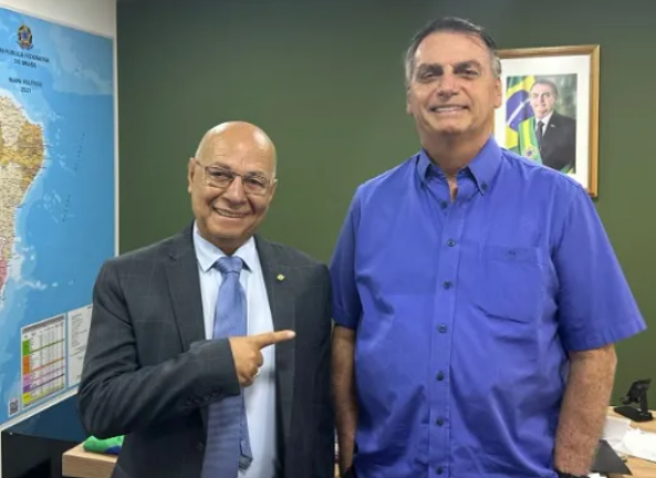 APARECIDA DE GOIÂNIA | Professor Alcides afirma que “para Aparecida, Bolsonaro não é tão importante quanto para Goiânia”