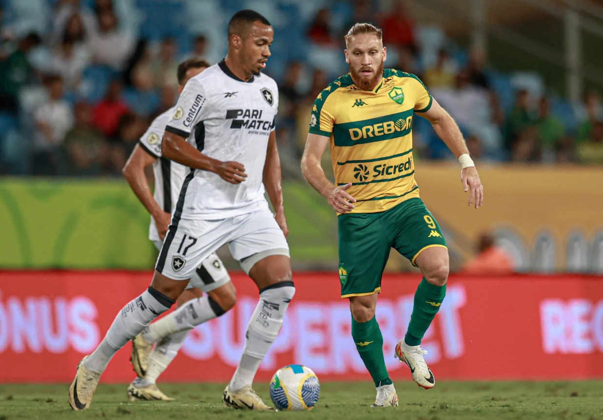 BRASILEIRÃO 2024 | Botafogo encara o Cuiabá no Rio com a missão de vencer para manter vantagem na liderança