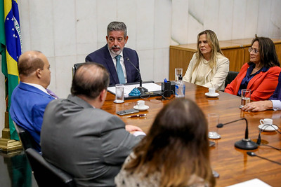 1ª BATALHA VENCIDA | Após articulação de Ibaneis, Celina e da bancada federal do DF, relator do pacote de cortes de gastos do governo petista retira mudança no Fundo Constitucional do projeto