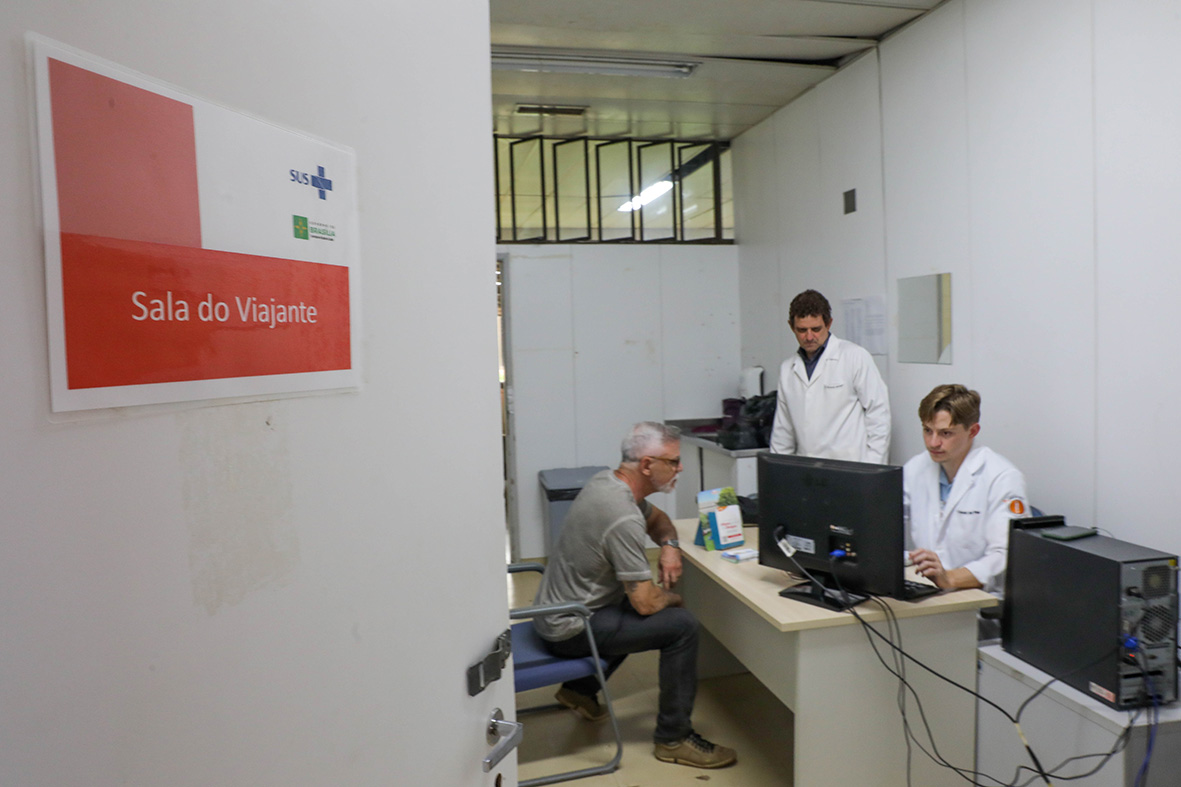 AMBULATÓRIO DO VIAJANTE | Espaço no Hran oferece orientações para quem vai visitar outros países