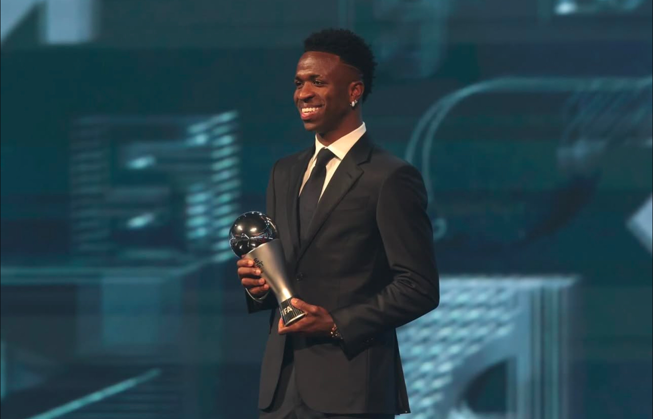 ‘LUTEI MUITO POR ISSO’ | Vini Jr. vence o prêmio The Best 2024 da Fifa e se consagra como melhor do mundo