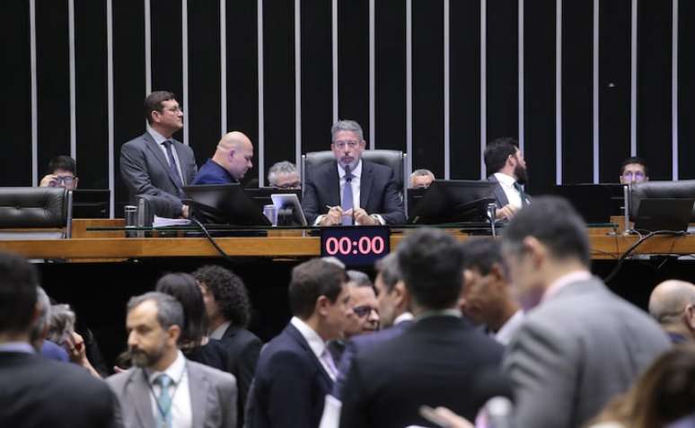 REFORMA TRIBUTÁRIA | Deputados aprovam primeira regulamentação e projeto vai à sanção presidencial