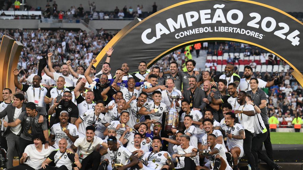 LIBERTADORES 2024 | Após conquistar título inédito, elenco do Botafogo celebrará com a torcida alvinegra em General Severiano neste domingo (1°)