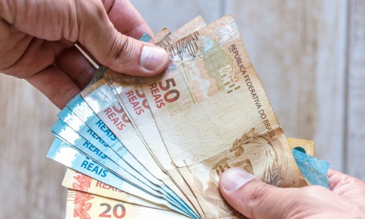 NOVO VALOR | Lula assina decreto com o reajuste do salário mínimo para 2025