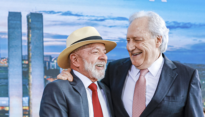 SEM APOIO DO POVO NA PRAÇA | Lula relembra o 8 de janeiro com discurso em tom de deboche lambendo botas de militares e puxando saco de políticos e ‘Xandão’