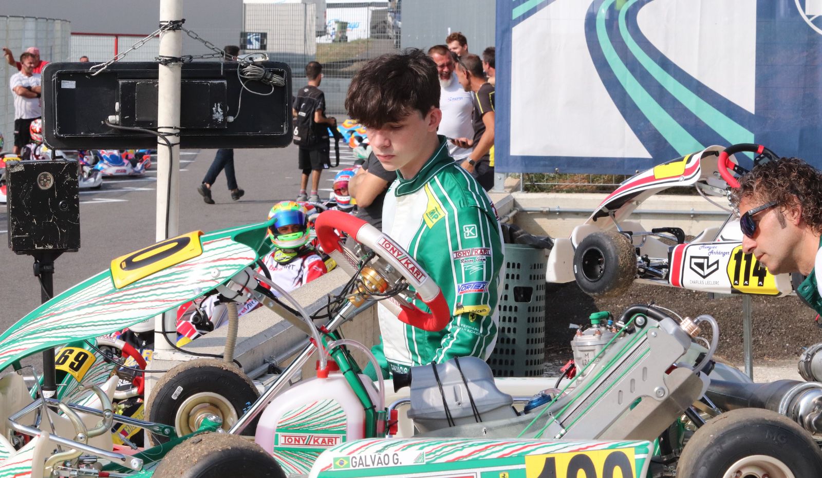 PROMESSA DO AUTOMOBILISMO BRASILEIRO | Gustavo Galvão, piloto de Brasília, se prepara para o mundial de Kart na Suécia