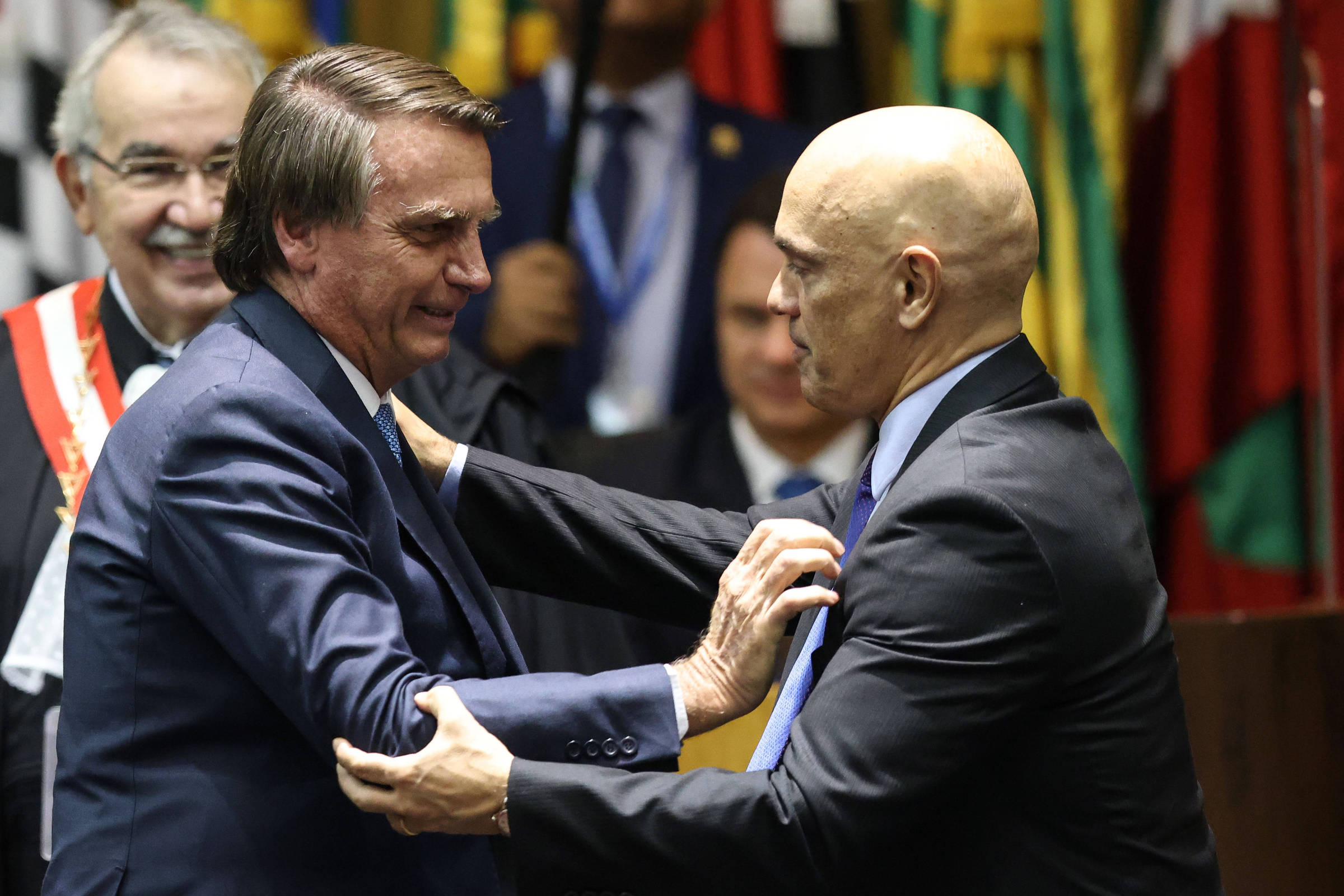 USANDO PGR COMO REFERÊNCIA | Advogados de Jair Bolsonaro pedem 83 dias para apresentar defesa ao STF e Moraes nega