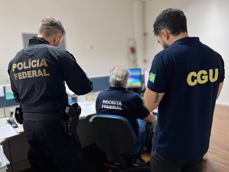 FRAUDE EM LICITAÇÕES | Ex-distrital Carlos Tabanez é um dos alvos da Operação Dissímulo da PF e CGU que investiga irregularidades em contratos de empresas de terceirização