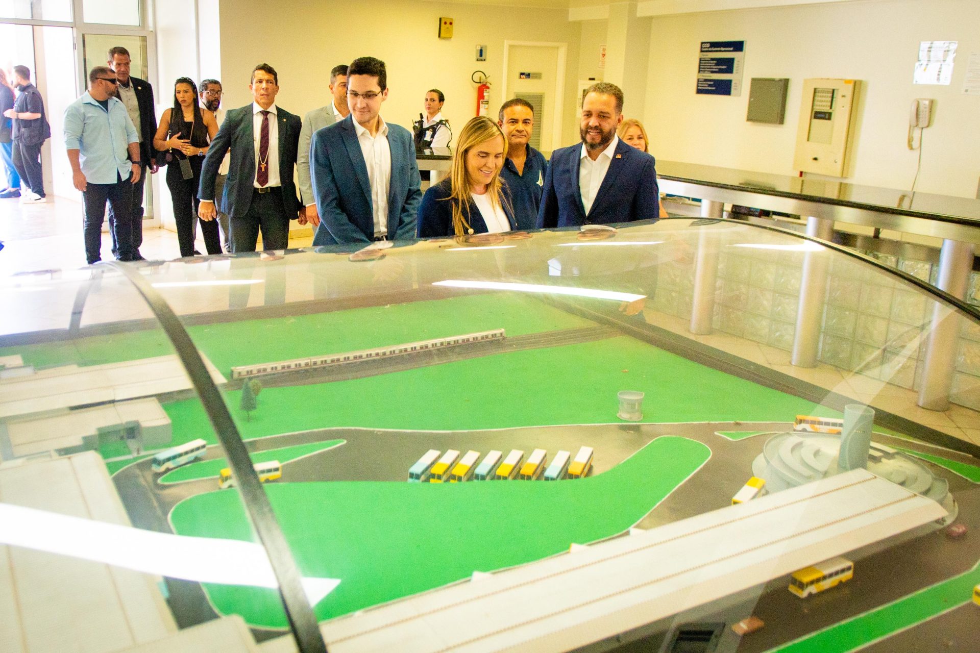 EXPANSÃO DO METRÔ | Celina Leão assina ordem de serviço para início das obras de duas estações em Samambaia