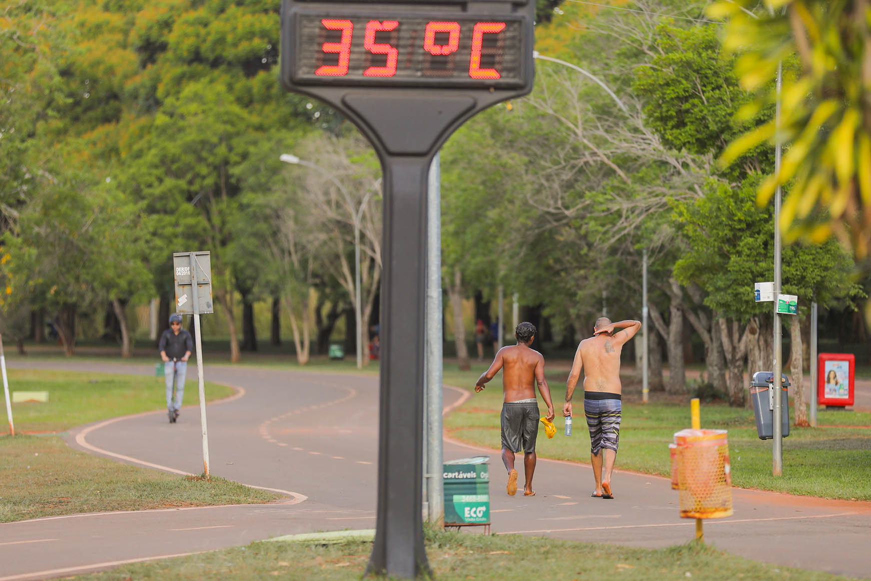 RISCO DE ALTAS TEMPERATURAS | DF e mais 11 estados são atingidos pela terceira onda de calor do ano