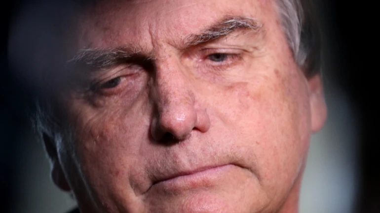 APÓS BOATOS DE POSSÍVEL FUGA | Defesa de Bolsonaro nega qualquer movimentação para deixar o Brasil ou pedir asilo em embaixada