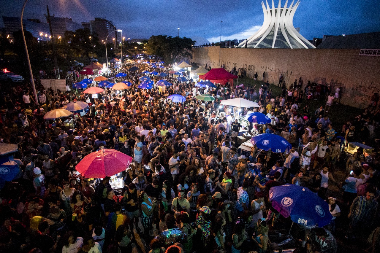 PESQUISA DA CNC | Carnaval do DF pode movimentar cerca de R$ 320 milhões em atividades turísticas