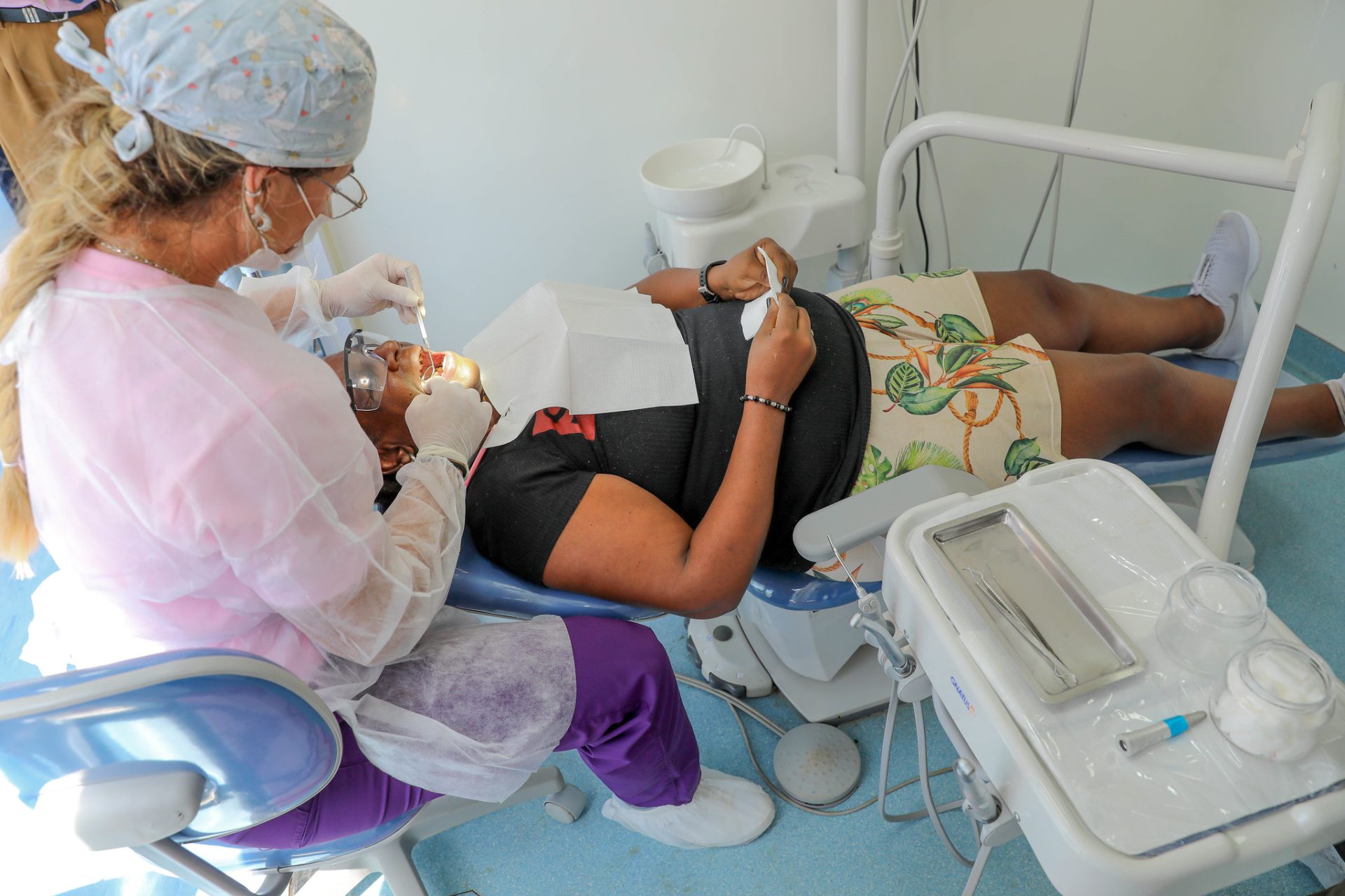 RESTAURANDO SORRISOS | Programa Saúde Mais Perto do Cidadão começa a oferecer atendimento e procedimentos odontológicos no Paranoá