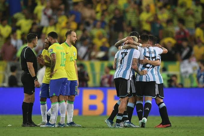 QUE SURRA, HEIN!? | Argentina bate o Brasil de Dorival Júnior por 4 a 1 pelas eliminatórias da Copa de 2026