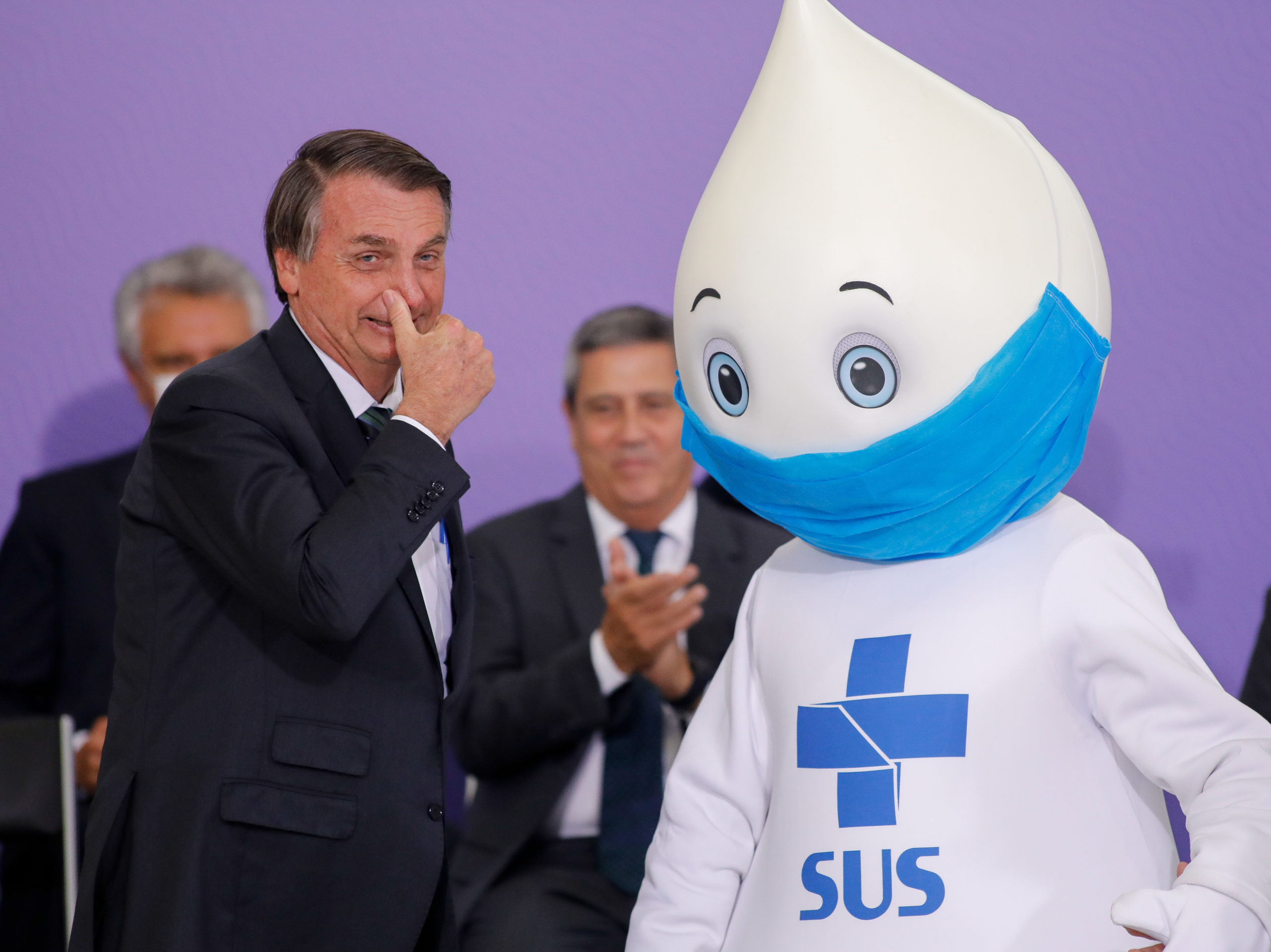 APÓS PF CONFIRMAR QUE NÃO HÁ PROVAS | PGR pede arquivamento de inquérito contra Bolsonaro por falsificação de cartões de vacinação