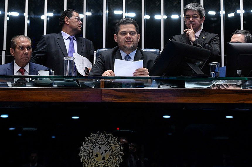 PARA RESOLVER O IMPASSE | Congresso realiza sessão nesta quinta (13) para referendar o acordo que liberou o pagamento das emendas parlamentares suspensas