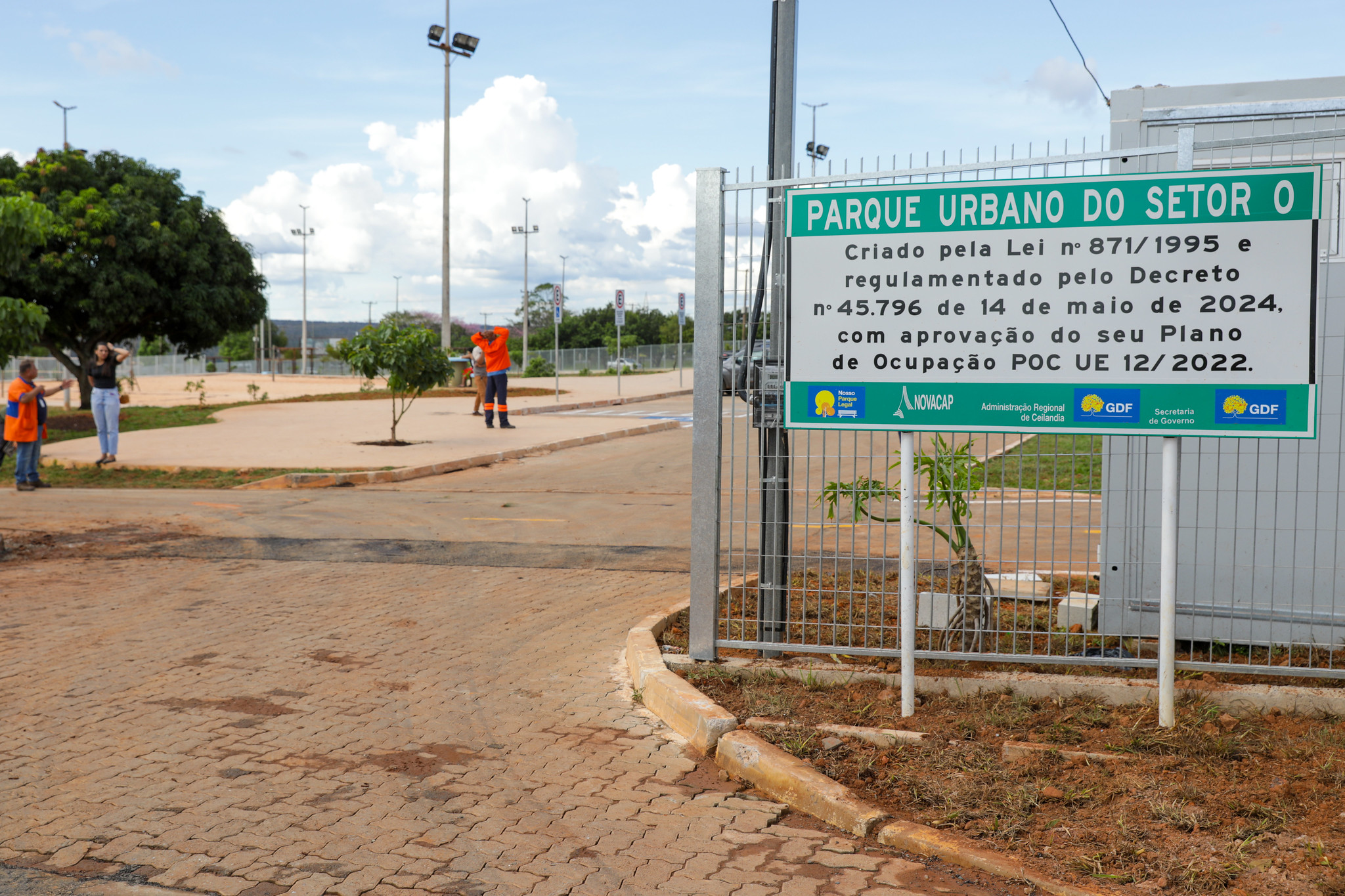 PRIMEIRO DA REGIÃO | Ibaneis entrega 1ª etapa do parque urbano do Setor O e assina ordem de serviço para iniciar as obras da etapa seguinte