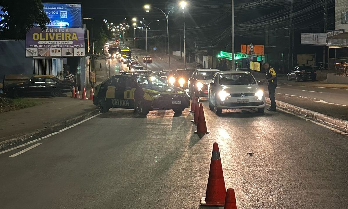 DURANTE FERIADO PROLONGADO | Detran-DF autua 136 motoristas alcoolizados com as operações Sossego e Rescaldo
