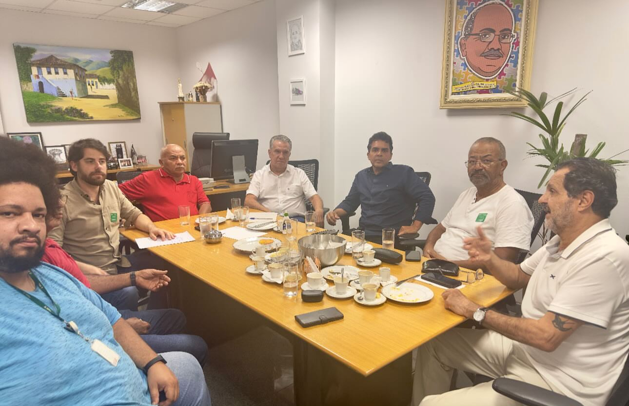 Agnelo Queiroz ensaia retorno à política