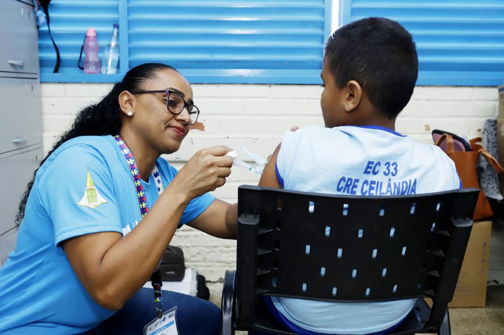 VACINAÇÃO NAS ESCOLAS | GDF vai imunizar estudantes da rede pública para ampliar a cobertura vacinal